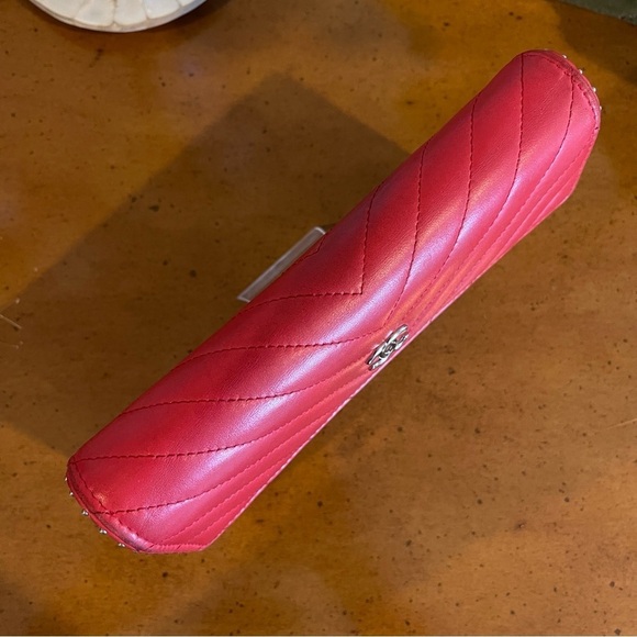 CHANEL V Stitch Chevron Studded Detail CC Logo Lambskin Long Trifold Wallet - Picture 4 of 17